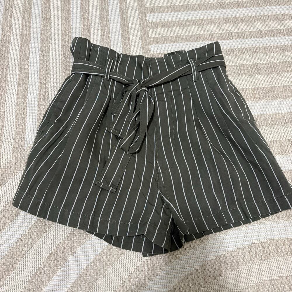 Abercrombie & Fitch Flowy NWT Medium Olive Striped Boho Shorts